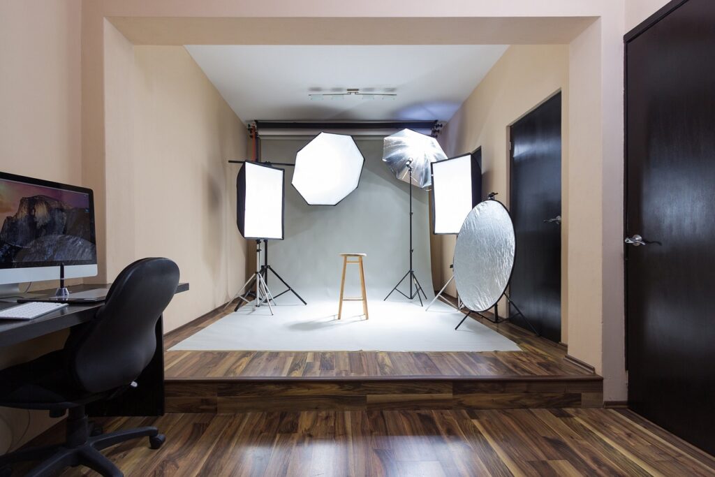 Foto Studio mit Blitzgeräten, Diffusor, Reflektor,